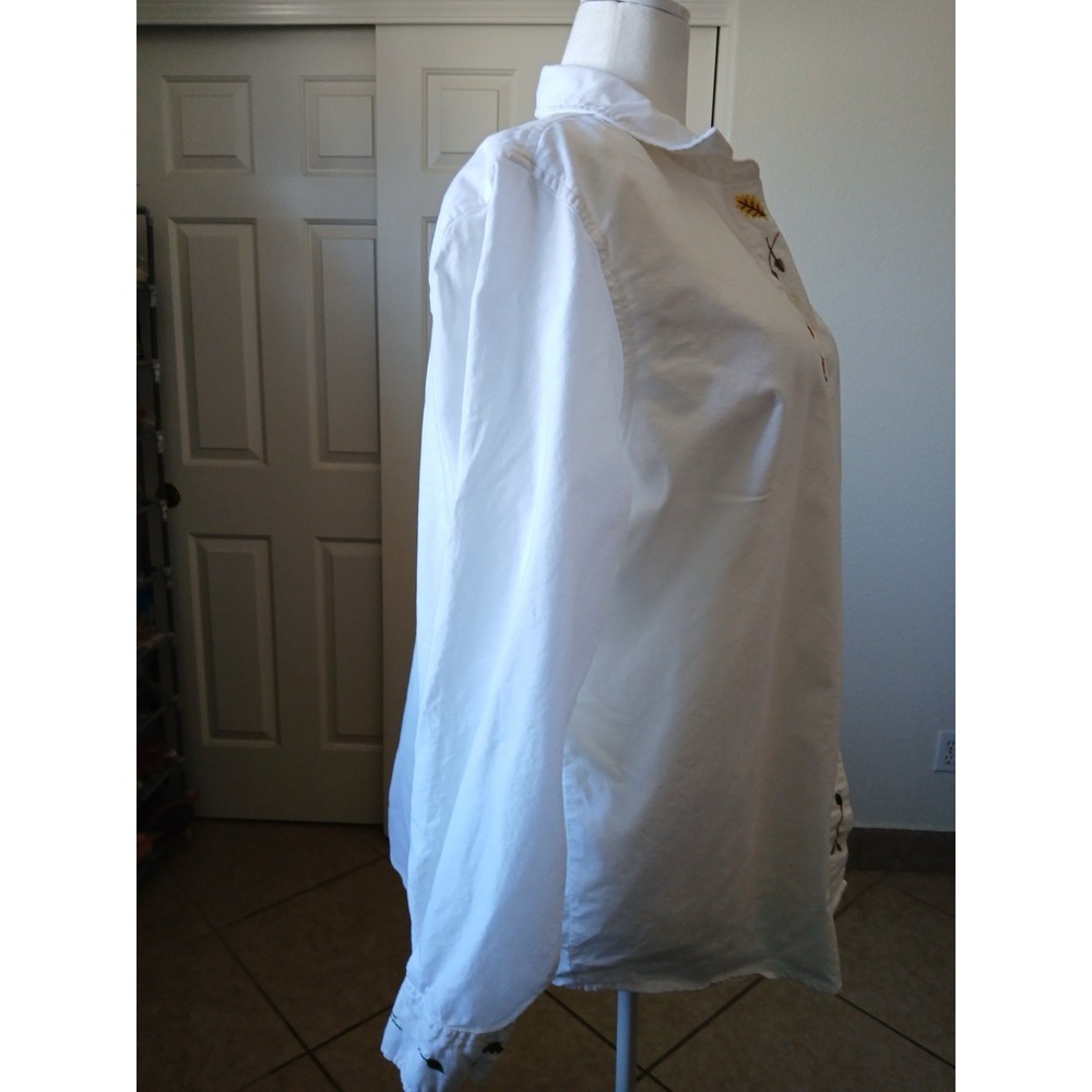 Cherokee Woman 22W White Cotton Embroidered Fall Leaves Button Down Shirt Casual - Picture 4 of 16